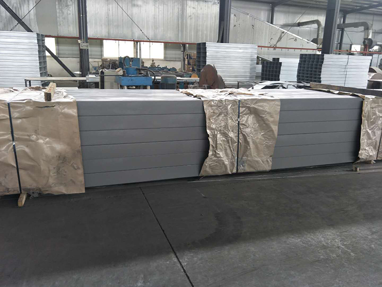 轻型高强度桥架对周围环境友好