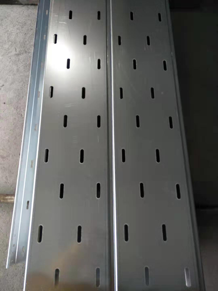 降低直通托盘式桥架的成本